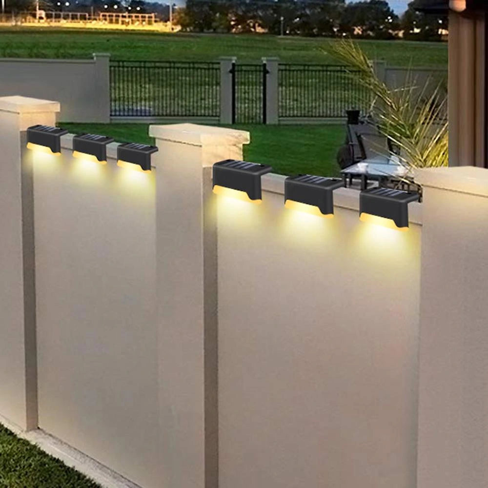 Lampa solara cu senzor de lumina pentru trepte si terase