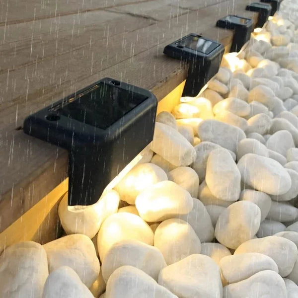 Lampa solara cu senzor de lumina pentru trepte si terase